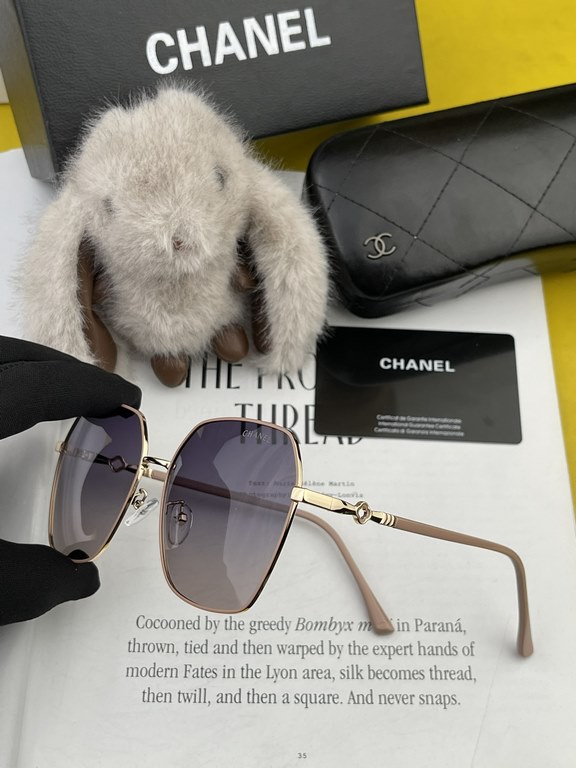 Chanel  2024 official new Many stars with the same [color]   new large frame polarized sunglasses    Polaroid Ultra clear thickened sunglasses    Model CH0825