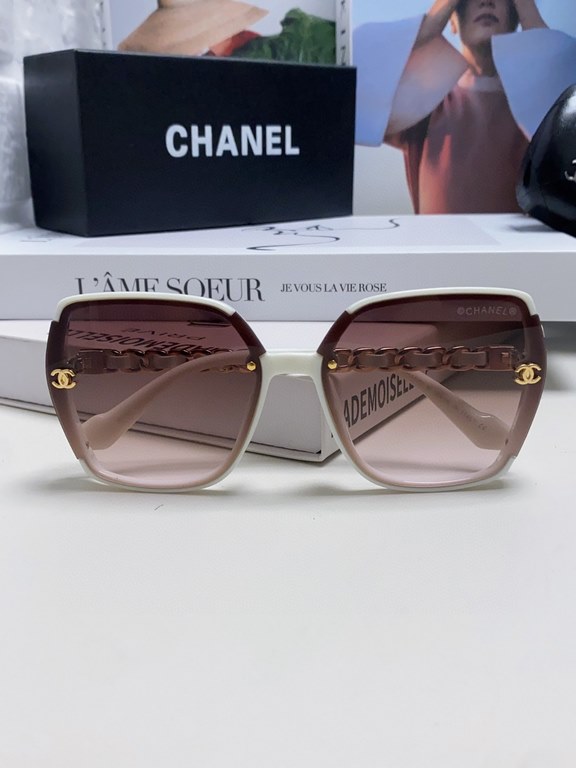 Chanel Chanel Europe and the United States outside the new sunglasses C family net red men and women models big brand sunglasses travel driving glasses trendy version with leather chain