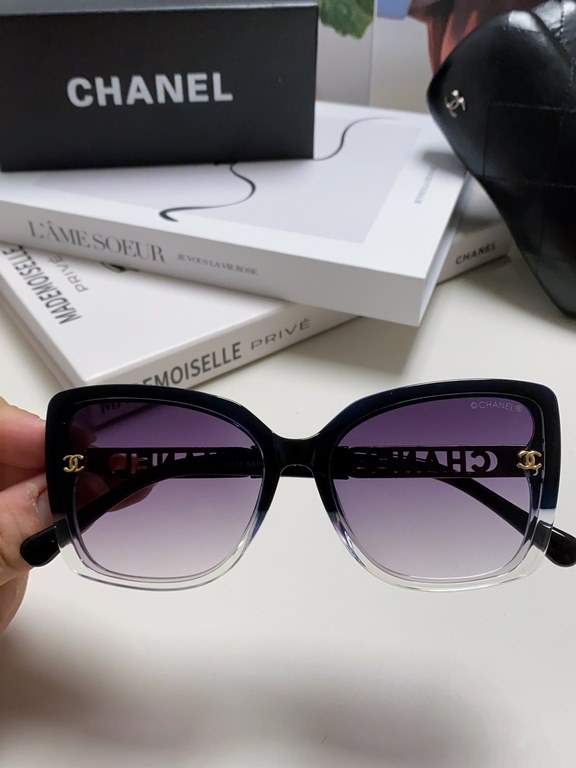 Chanel Chanel 2024 new  ch0772 hollowed out legs new to come~  Elegant temperament of the butterfly design is not picky~Retro modern sense Gift Ma Ma is also very suitable oh