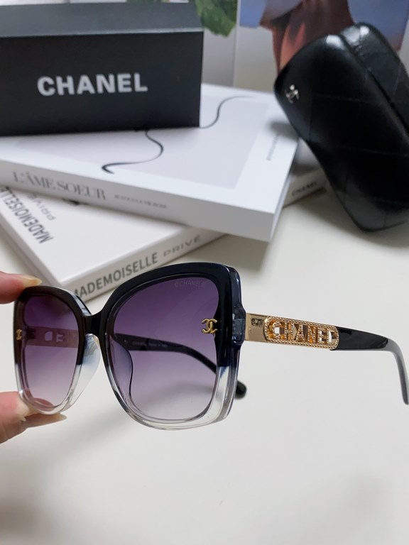 Chanel Chanel 2024 new  ch0772 hollowed out legs new to come~  Elegant temperament of the butterfly design is not picky~Retro modern sense Gift Ma Ma is also very suitable oh