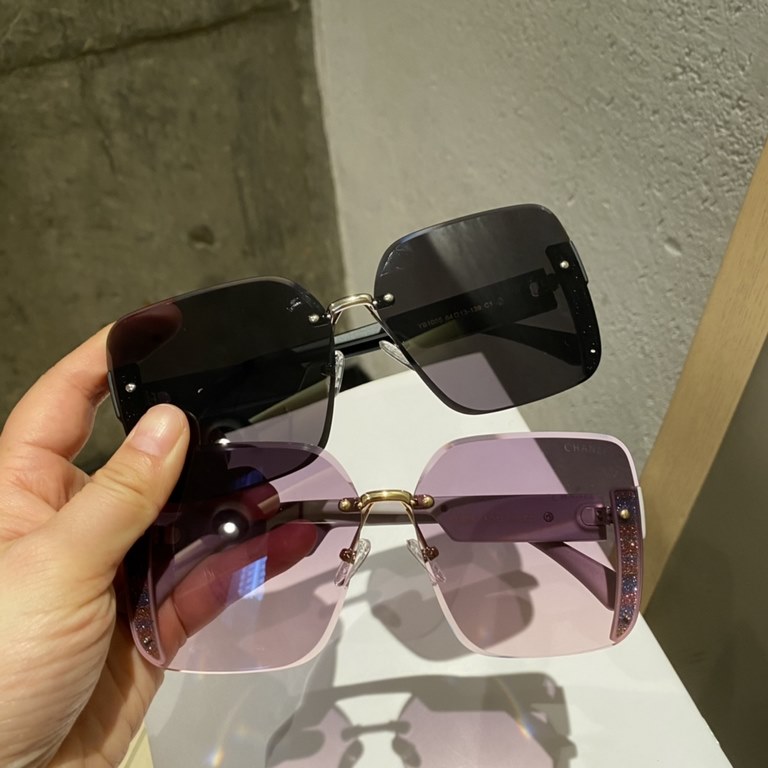 Chanel [tr Polarized Series].2024 new polarized sunglasses Style many .The classic square frame design is not picky about face shape, no matter with a coat or a dress, it is very elegant.Polarized Sunglasses Prevent UV r