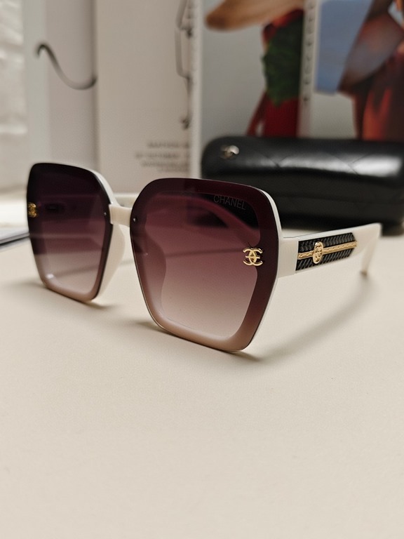 CHANEL Chanel 2024 new small perfume style sunglasses female UV protection driving special polarized glasses senior sense of big brand sunglasses