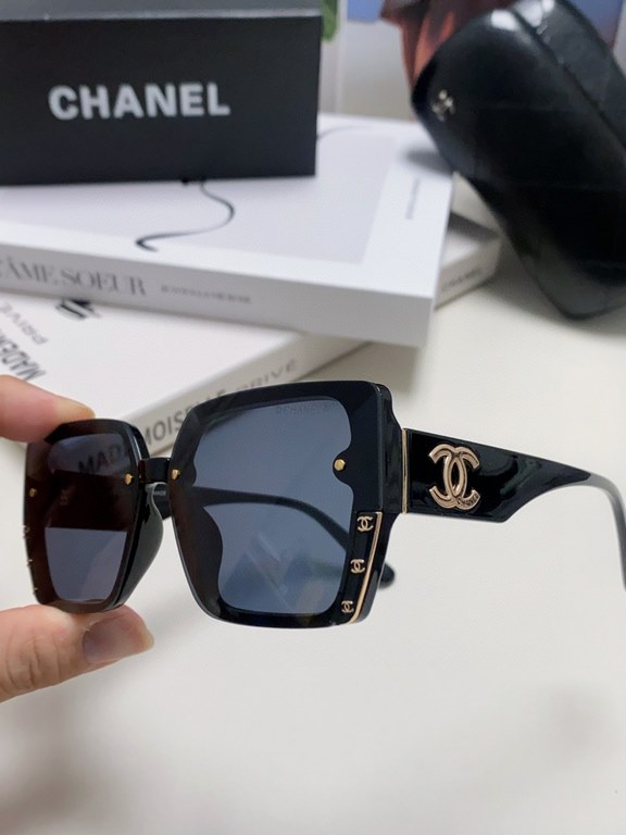 Chanel Chanel 2024 new Xiao Xianger advanced sense of polarized sunglasses fashion box anti-ultraviolet blocking glare sunglasses Netroots with models