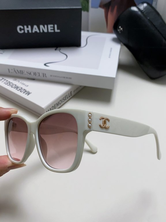 Chanel Chanel pearl sunglasses female new double C polarized star vegan sunglasses fashion explosive models