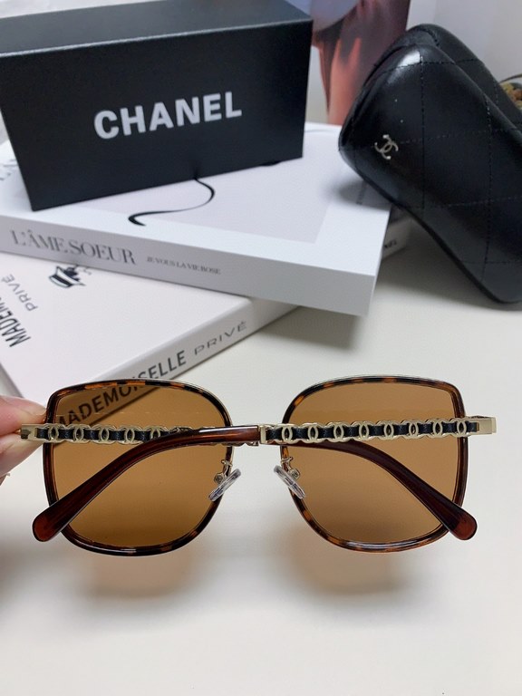 Chanel Chanel 2024 new net red with the same women's sunglasses fashion trend sunglasses driving UV sunglasses new chain double c