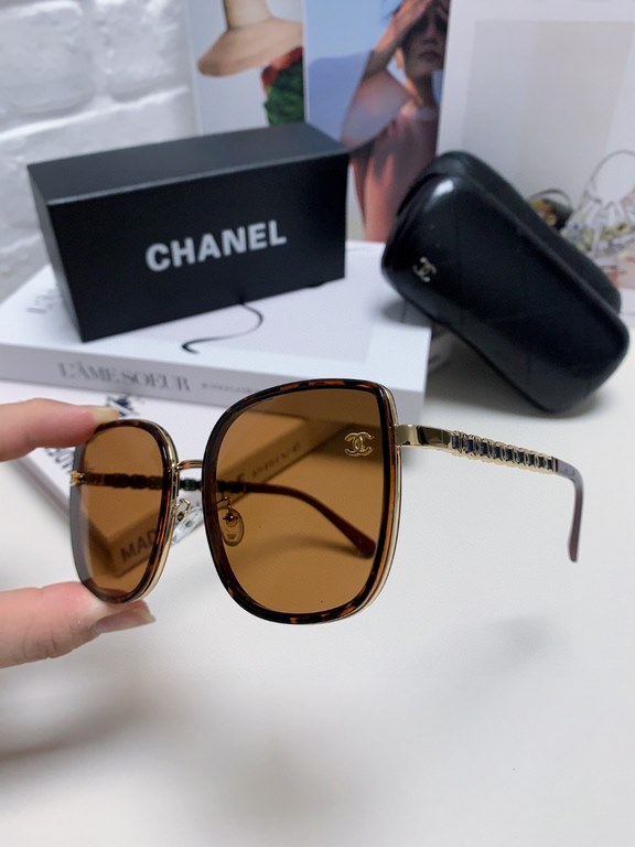 Chanel Chanel 2024 new net red with the same women's sunglasses fashion trend sunglasses driving UV sunglasses new chain double c