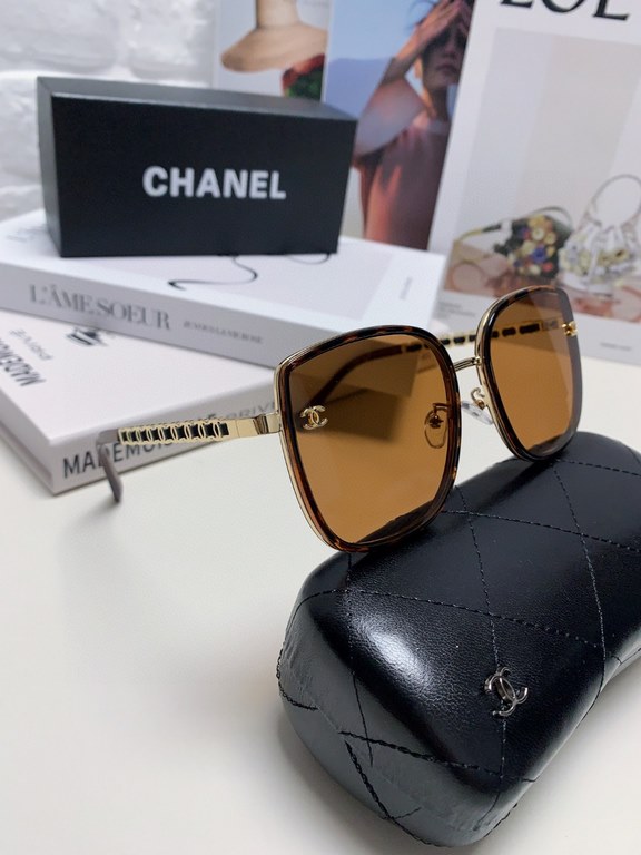 Chanel Chanel 2024 new net red with the same women's sunglasses fashion trend sunglasses driving UV sunglasses new chain double c