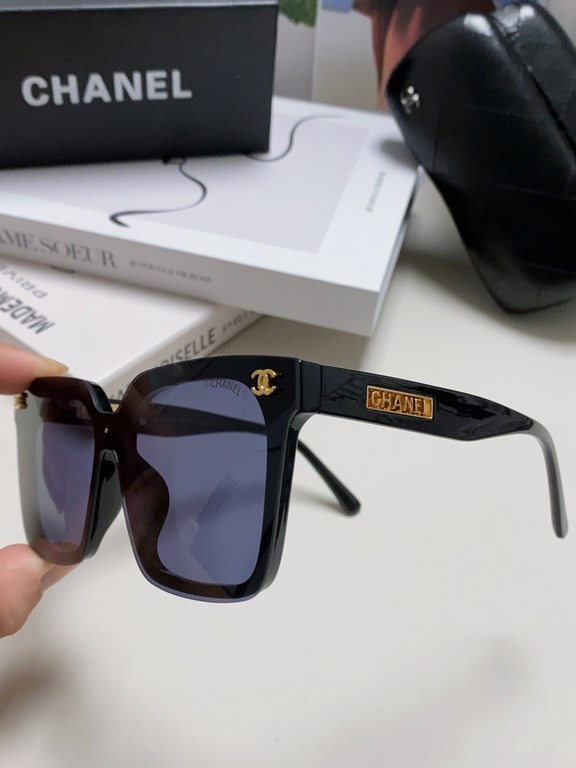 Chanel Chanel sunglasses   round face treasure look over, super cover meat face, show face small Chuan Xiao Xiangfeng style 24 new large square frame sunglasses versatile skinny, huge show face is small!Big face, round f