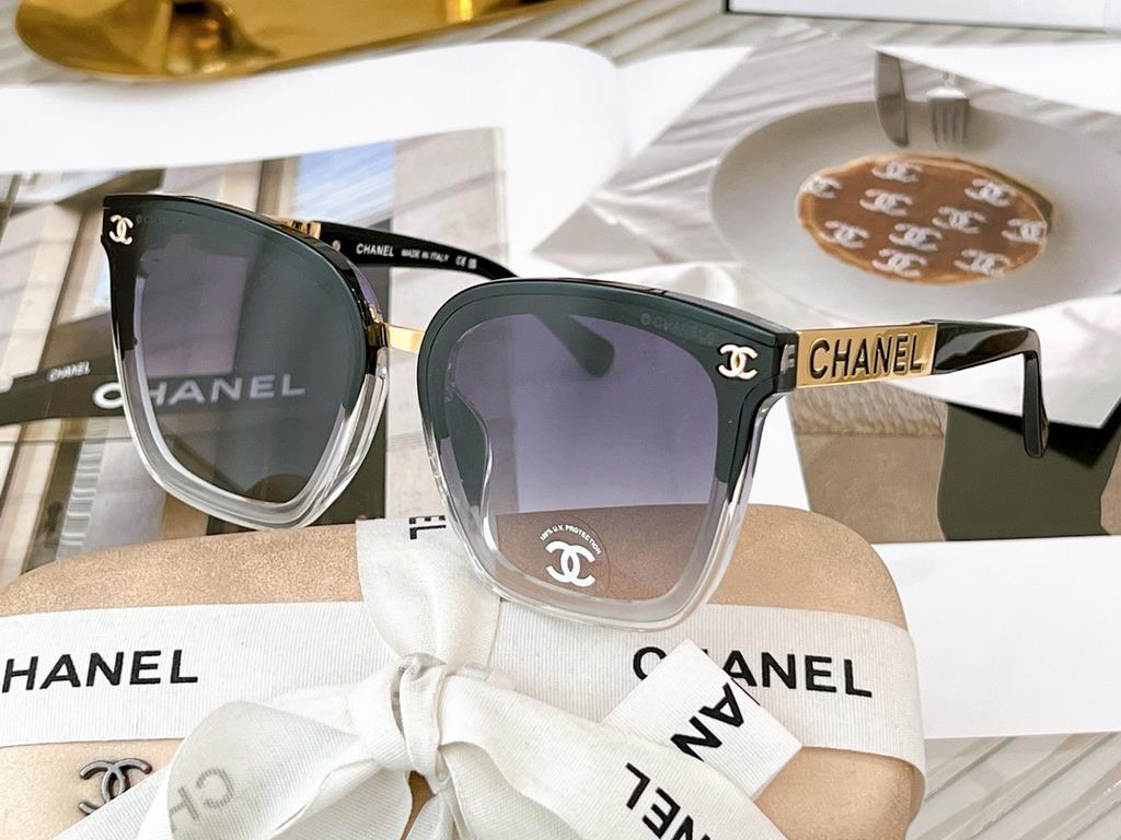 CHANEL New ArrivalCH0771 SIZE：65 mouth 15-145Versatile cover face of the classic box texture is really great!The large logo splicing on the face of the mirror leg super big brand yo