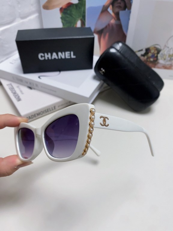 Chanel Chanel Natural Pale Pink Pearls Pearl Inlaid Edge Trendy Fashion Women's Luxury Women's Boxes