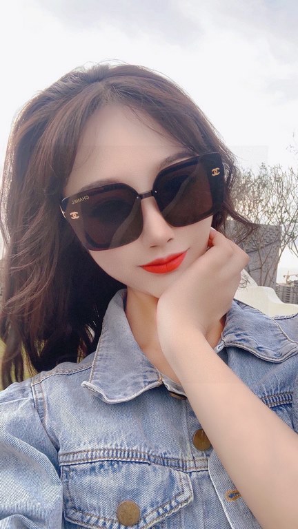 .CHANEL Chanel original single quality women's sunglasses   TR Material  . Official website synchronization sale, fashion atmosphere, travel essential models, buy is to earn   (No. 6005)