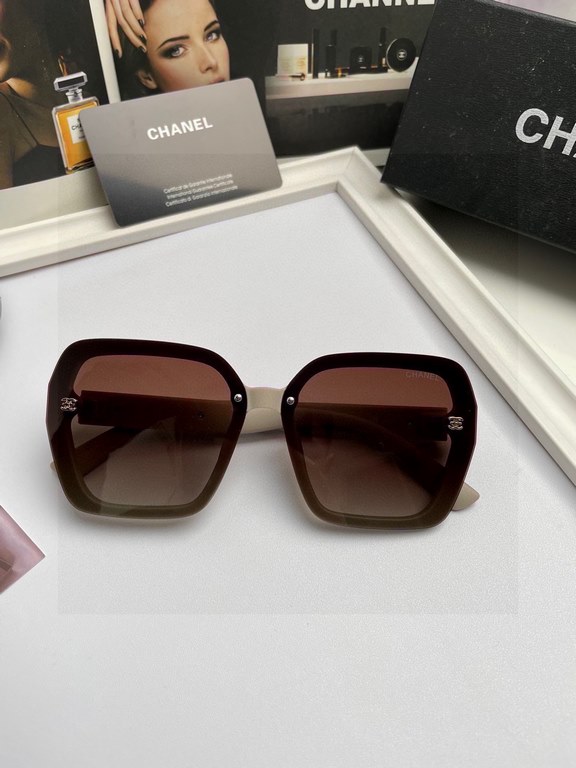 . NewBrand,   chanel chanel women's polarized sunglasses   TR frames   imported Polaroid high-definition polarized lenses, small fragrance metal logo inlaid mirror legs, high-end custom design, wear super model, travel a