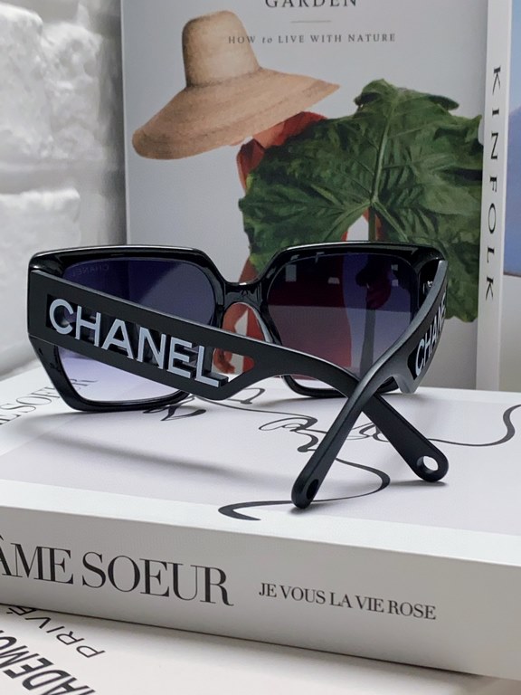 Chanel Chanel 2024 new English letters square box sunglasses female Korean version of the trend of hundred with sunglasses net red street shooting simple glasses