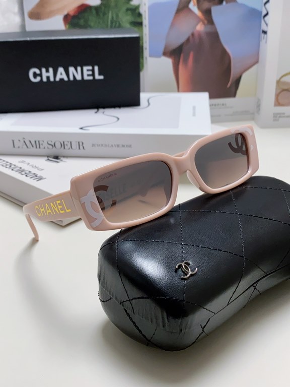 Chanel Chanel 2024 summer new small red book hot pushDouble C Big Logo Letter