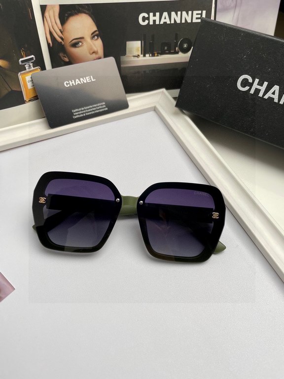 . NewBrand,   chanel chanel women's polarized sunglasses   TR frames   imported Polaroid high-definition polarized lenses, small fragrance metal logo inlaid mirror legs, high-end custom design, wear super model, travel a