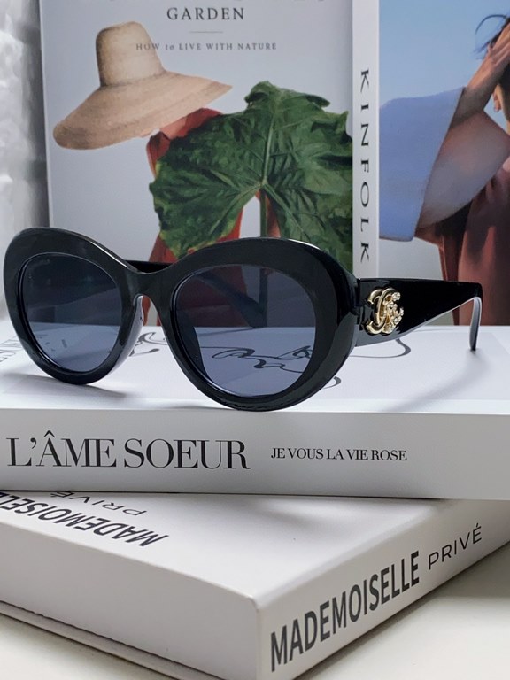 Chanel Chanel 2024 new Xiaohongshu burst fire butterfly sunglasses female double C intersection logo emblem sunglasses sunscreen Ms. sunglasses