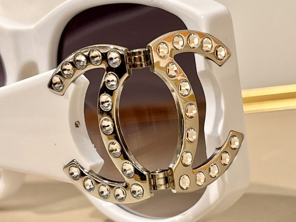 Recognize the high version, one color, one anti-counterfeiting code  Chanel Classic Pearls Diamonds Letter Classic  Classic Wheel CH9122 size 58-18-140