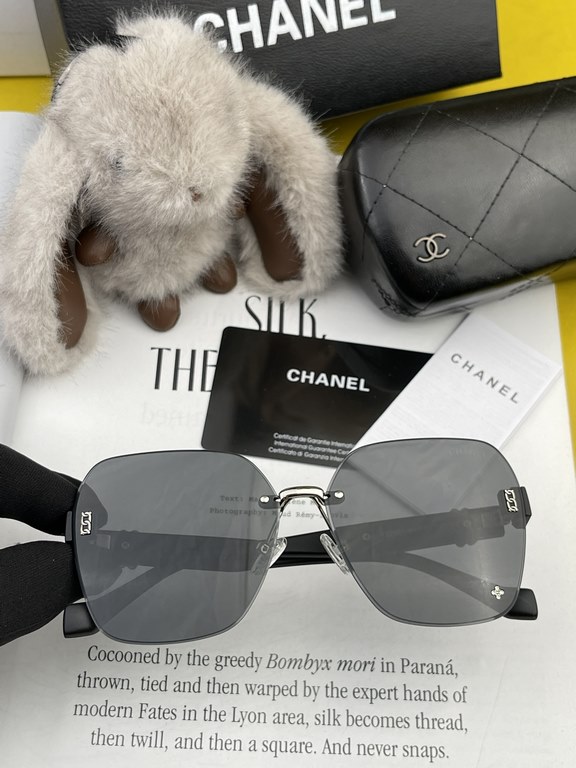 【Chanel】2024 open spring new Trendy explosive models fashion box polarized sunglasses high quality wear comfortable Net red tide models sunglasses Ms. high-definition polarized sunglasses     High-quality frame Model CH1