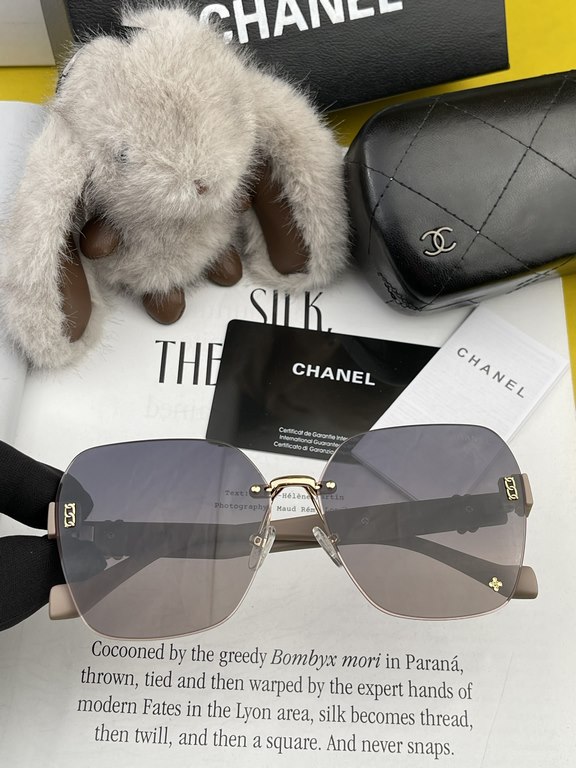 【Chanel】2024 open spring new Trendy explosive models fashion box polarized sunglasses high quality wear comfortable Net red tide models sunglasses Ms. high-definition polarized sunglasses     High-quality frame Model CH1