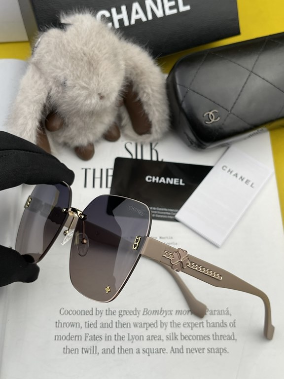 【Chanel】2024 open spring new Trendy explosive models fashion box polarized sunglasses high quality wear comfortable Net red tide models sunglasses Ms. high-definition polarized sunglasses     High-quality frame Model CH1