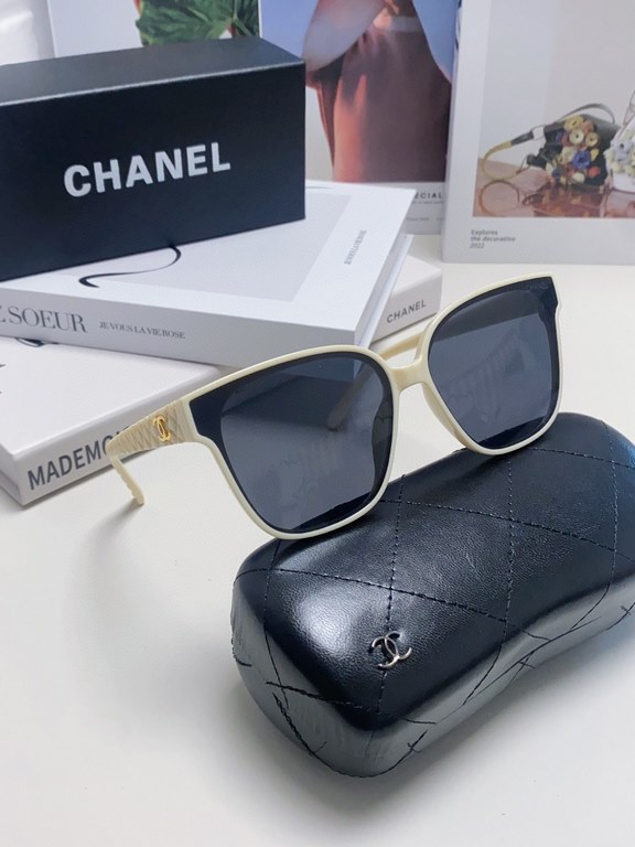 CHANEL Chanel 2024 new small red book incense with the same sunglasses letter mirror legs large square frame anti-ultraviolet sunglasses