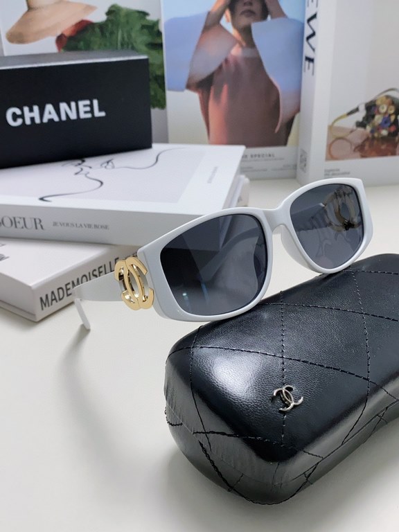 CHANEL Chanel double C big logo Y2K antique sunglasses VINTAGE sunglasses fashion elegant black frame metal sunglasses for men and womenwomen tide sunglasses