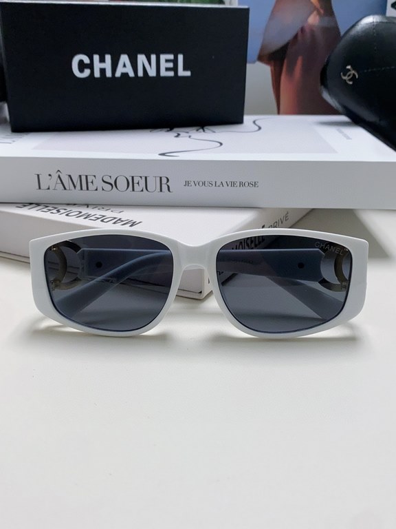 CHANEL Chanel double C big logo Y2K antique sunglasses VINTAGE sunglasses fashion elegant black frame metal sunglasses for men and womenwomen tide sunglasses