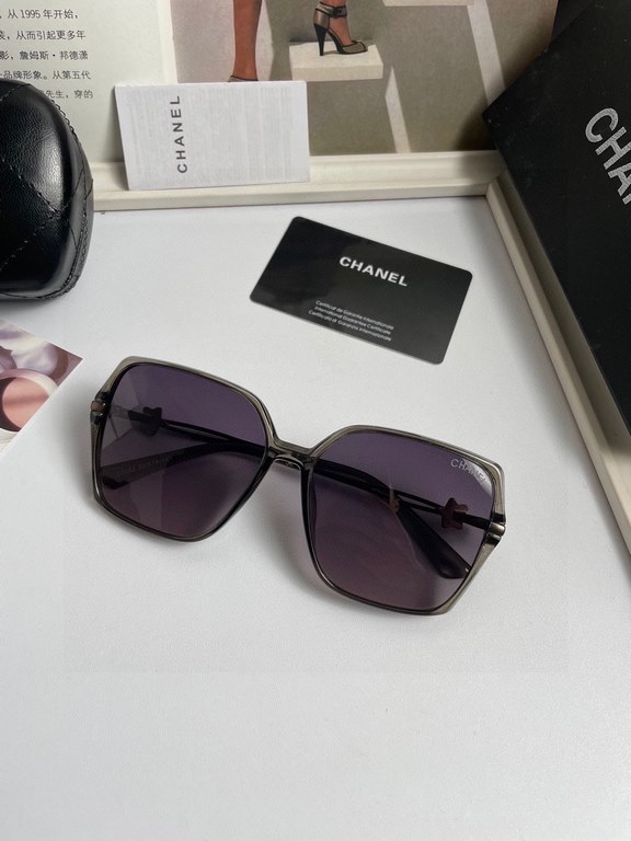 . New   CHANEL Chanel original single quality women's polarized sunglasses   imported Polaroid HD polarized lenses. The official website synchronization sale, fashion atmosphere, travel essential paragraph, buy is to ear