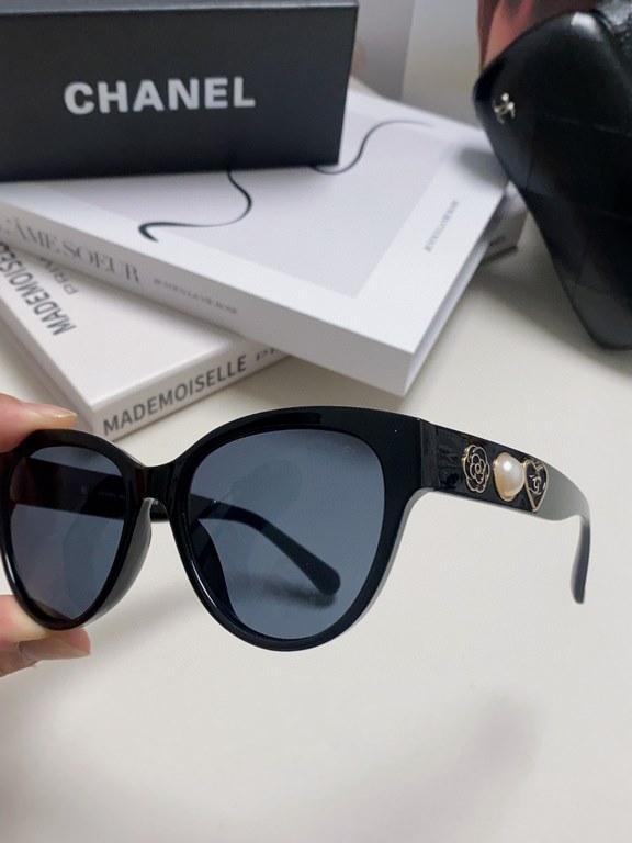 Chanel Chanel new models cat eye retro sunglasses female summer sunscreen pearl camellia love large frame sunglasses UV glare advanced sense of Ms. burst models