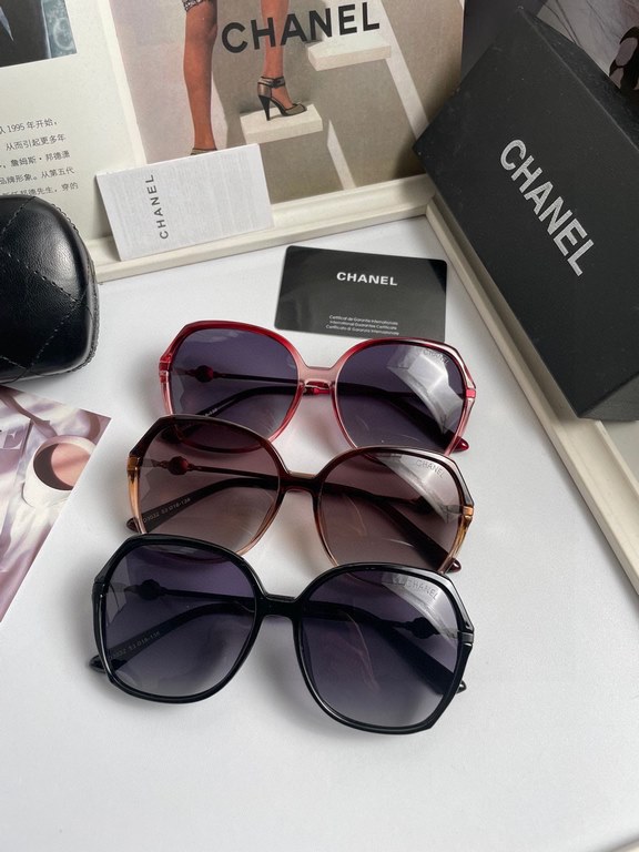 . New   CHANEL Chanel original single quality women's polarized sunglasses   imported Polaroid HD polarized lenses. The official website synchronization sale, fashion atmosphere, travel essential models, buy is to earn