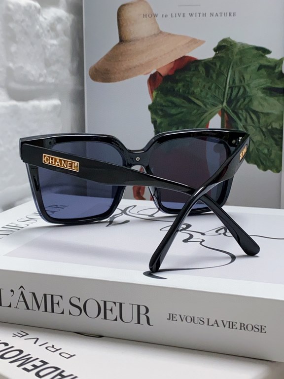 Chanel Chanel sunglasses   round face treasure look over, super cover meat face, show face small Chuan Xiao Xiangfeng style 24 new large square frame sunglasses versatile skinny, huge show face is small!Big face, round f