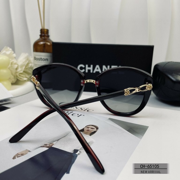 . [CHANEL France]. . [Polaroid Resin HD Lenses] . PC frames - lightweight and comfortable to wear. . [size 62-16-143] . [   new small fragrance sunglasses to reduce the burden of glare, blocking harmful rays of radiation