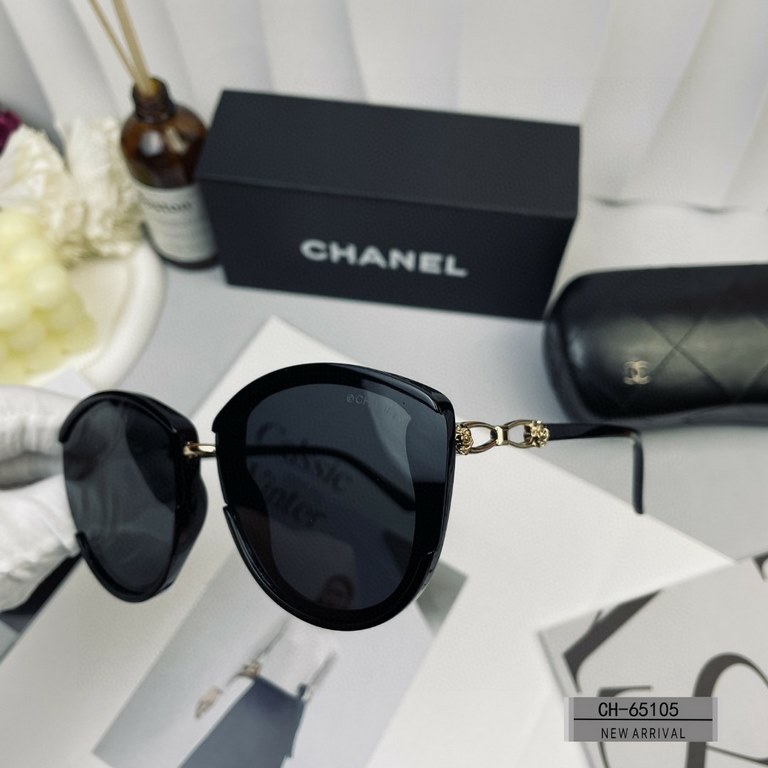 . [CHANEL France]. . [Polaroid Resin HD Lenses] . PC frames - lightweight and comfortable to wear. . [size 62-16-143] . [   new small fragrance sunglasses to reduce the burden of glare, blocking harmful rays of radiation