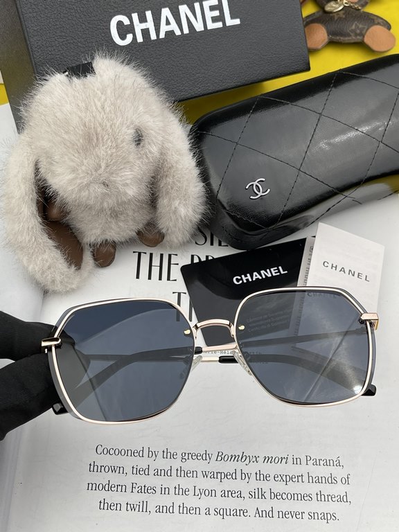 CHANEL] Chanel new nylon polarized too glasses, rimless diamond cut edge more texture, the atmosphere of the woman model, big face small face are good-looking ! Model CH2201