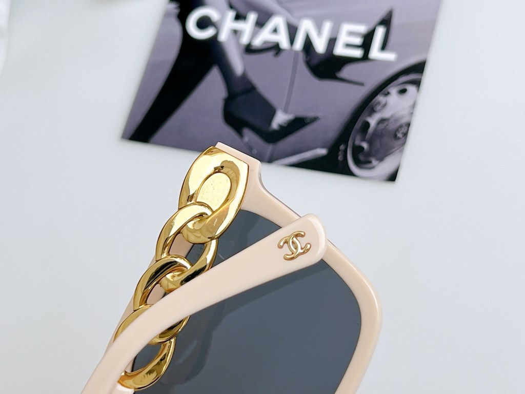 CHANEL Model CH0741 Milk White