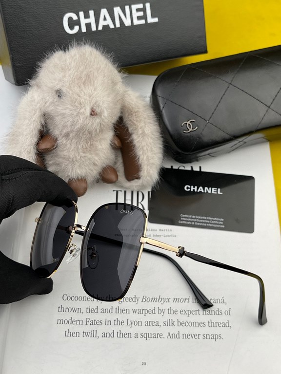 Chanel  2024 official new Many stars with the same model [color]   new large frame polarized sunglasses    Polaroid Ultra clear thickened sunglasses    Model CH5821