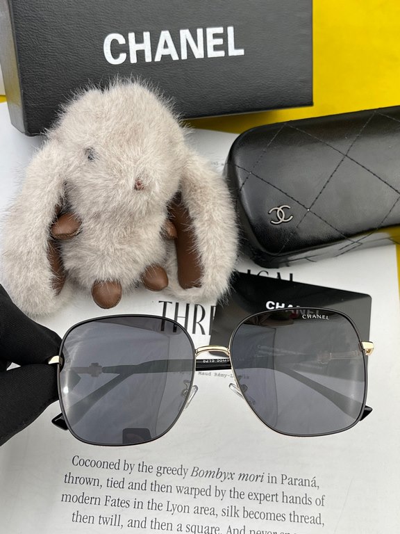 Chanel  2024 official new Many stars with the same model [color]   new large frame polarized sunglasses    Polaroid Ultra clear thickened sunglasses    Model CH5821