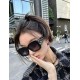 CHANEL new Xiao Xiang sunglassesClassic black and white color scheme, mirror legs covered with small fragrance logoThe key is to show a small face magic weapon