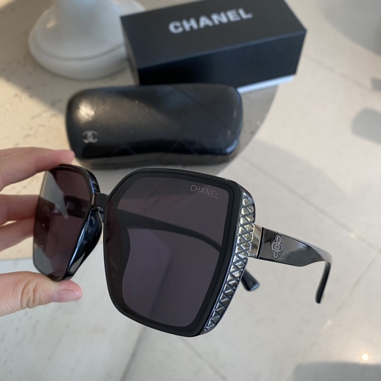 P Chanel [TR Polarized Series].2024 New Polarized Sunglasses Style Multi .The classic square frame design is not picky about face shape, and it is very elegant whether it is paired with a coat or a dress.Polarized lenses