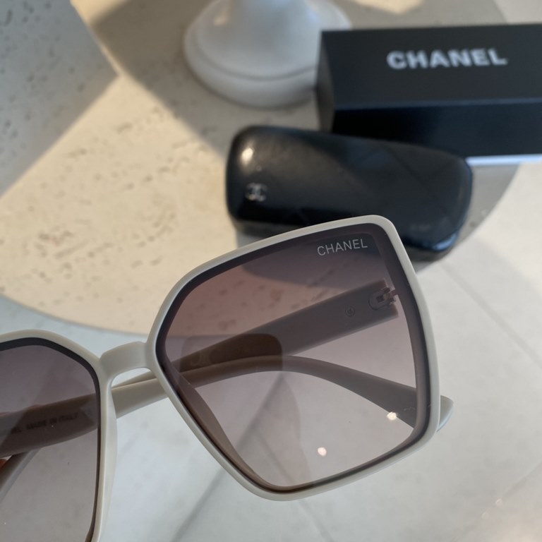 P Chanel [TR Polarized Series].2024 New Polarized Sunglasses Style Multi .The classic square frame design is not picky about face shape, and it is very elegant whether it is paired with a coat or a dress.Polarized lenses