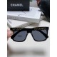 Chanel Chanel large frame sunglasses sunglasses Classic square box design, not pick face type. High-definition lenses, whether with a coat or a dress are very temperamentally polarized lenses to prevent ultraviolet rays