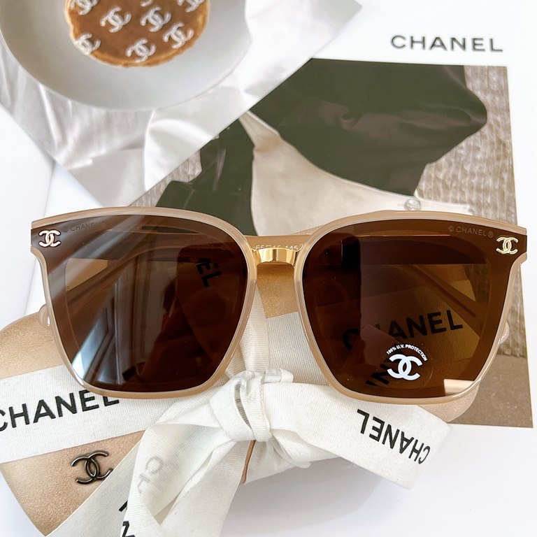 CHANEL New ArrivalCH0771 SIZE：65 mouth 15-145Versatile cover face of the classic box texture is really great!The large logo splicing on the face of the mirror leg super big brand yo