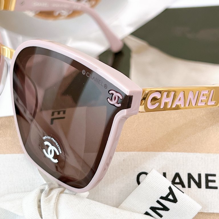 CHANEL New ArrivalCH0771 SIZE：65 mouth 15-145Versatile cover face of the classic box texture is really great!The large logo splicing on the face of the mirror leg super big brand yo