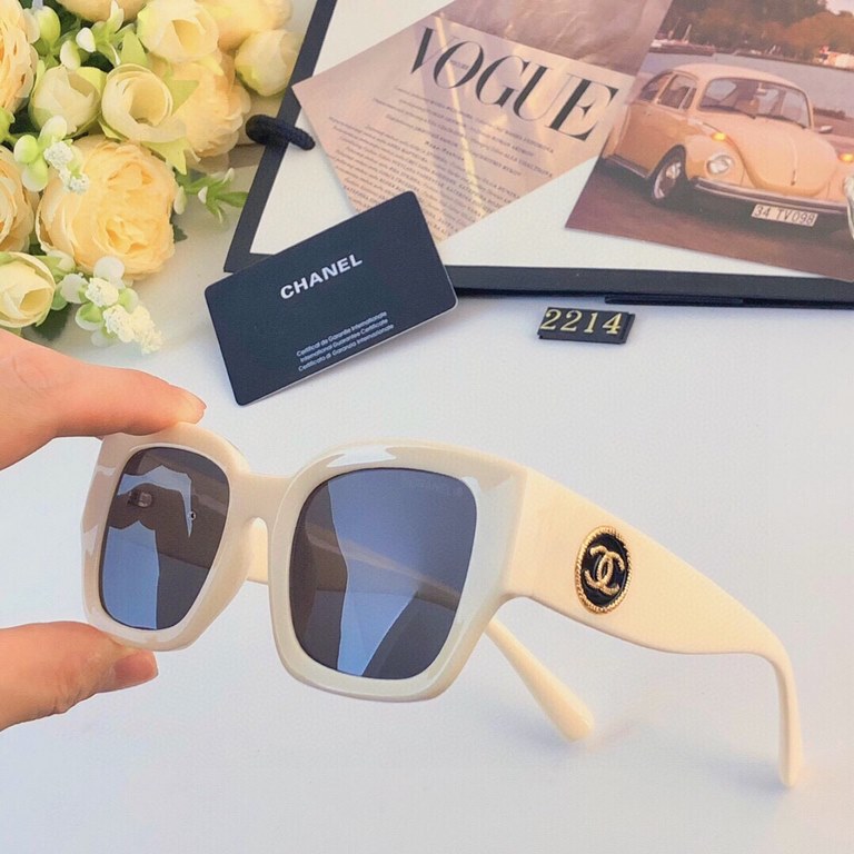 Chanel2024 spring and summer new comfortable universal elegant fashion versatile classic trend sunglasses CH