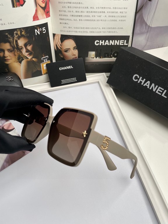 . NewBrand,   chanel chanel women's polarized sunglasses   TR frames   imported Polaroid high-definition polarized lenses, small fragrant metal 5logo inlaid mirror legs, high-end customized design, wear a super model, tr