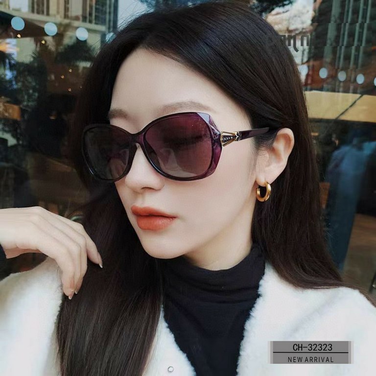 . [CHANEL France]. . [Polaroid Resin HD Lenses] . PC frames - lightweight and comfortable to wear. . [size 58-18-137] . [   new small fragrance sunglasses to reduce the burden of glare, blocking harmful rays of radiation