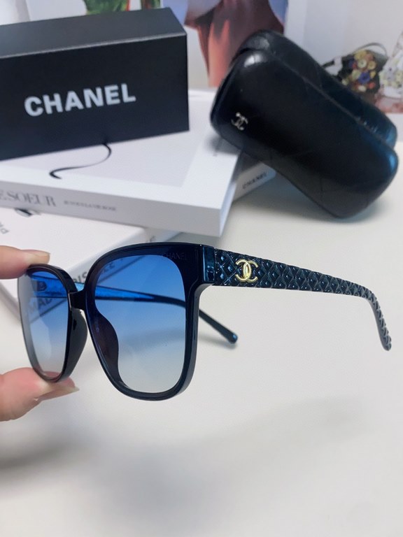 CHANEL Chanel 2024 new small red book incense with the same sunglasses letter mirror legs large square frame anti-ultraviolet sunglasses