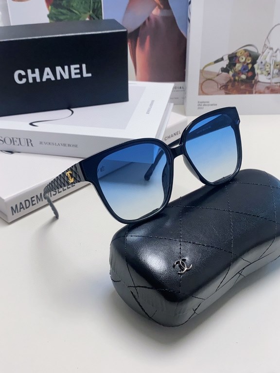 CHANEL Chanel 2024 new small red book incense with the same sunglasses letter mirror legs large square frame anti-ultraviolet sunglasses