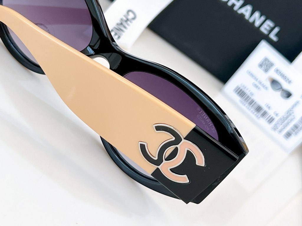 CHANEL High Edition 5524 Black Beige