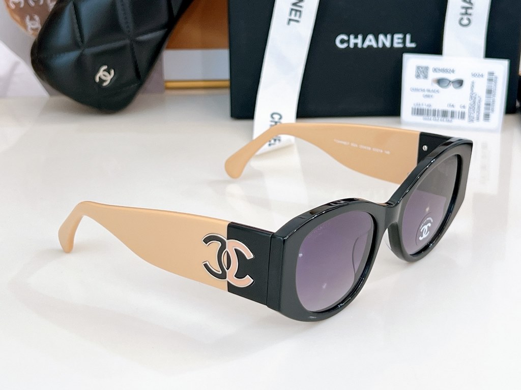 CHANEL High Edition 5524 Black Beige